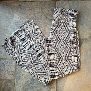 A3 Design Black and White Wide‎ Leg Geometric Palazzo Lightweight Pants Medium